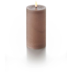 Balthasar LED-Zylinderkerze Rustico in Taupe, 15 cm hoch. Stimmungsvolle Deko-Kerze mit Timer.