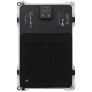 Pannello solare Pale Blue Approach 2 27W con porte USB-A e custodia.