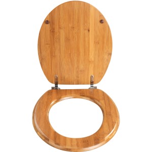 Sedile WC aperto in bambù marrone con cerniere in metallo cromato.