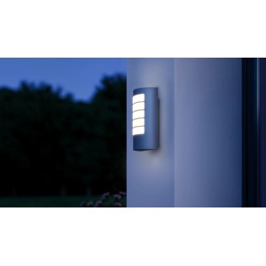 Applique d'extérieur design Steinel L 12 anthracite sur mur.