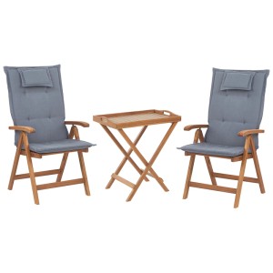 Mobili da balcone: set bistrot Java in legno di acacia con cuscini grigi, composto da due sedie e un tavolo.