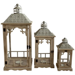 Ensemble de 3 lanternes LED en bois FSC®, marron avec toit en métal gris. Éclairage décoratif pour jardin et intérieur.