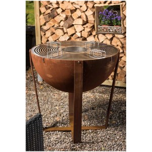 Brasero et barbecue Iris Ø 80 cm en acier de chaudière avec grille et bac à cendres.