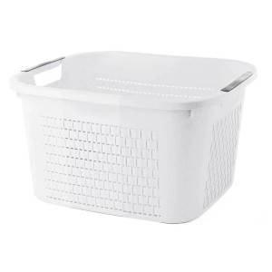 Cesto portabiancheria Rotho Country bianco (22 l) con effetto rattan e manici.