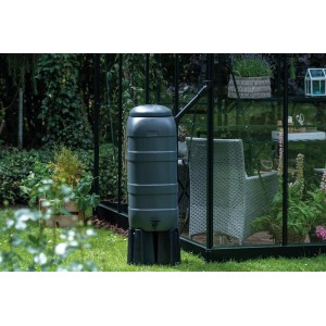 Récupérateur d'eau de pluie Halls noir avec support, 100 l, devant une serre. Approvisionnement en eau pratique pour le jardin.