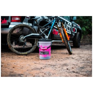 Muc-Off Reinigungsset Bucket Kit (9-tlg.) mit Reiniger, Bürsten und Schmiermittel für die Fahrradpflege.