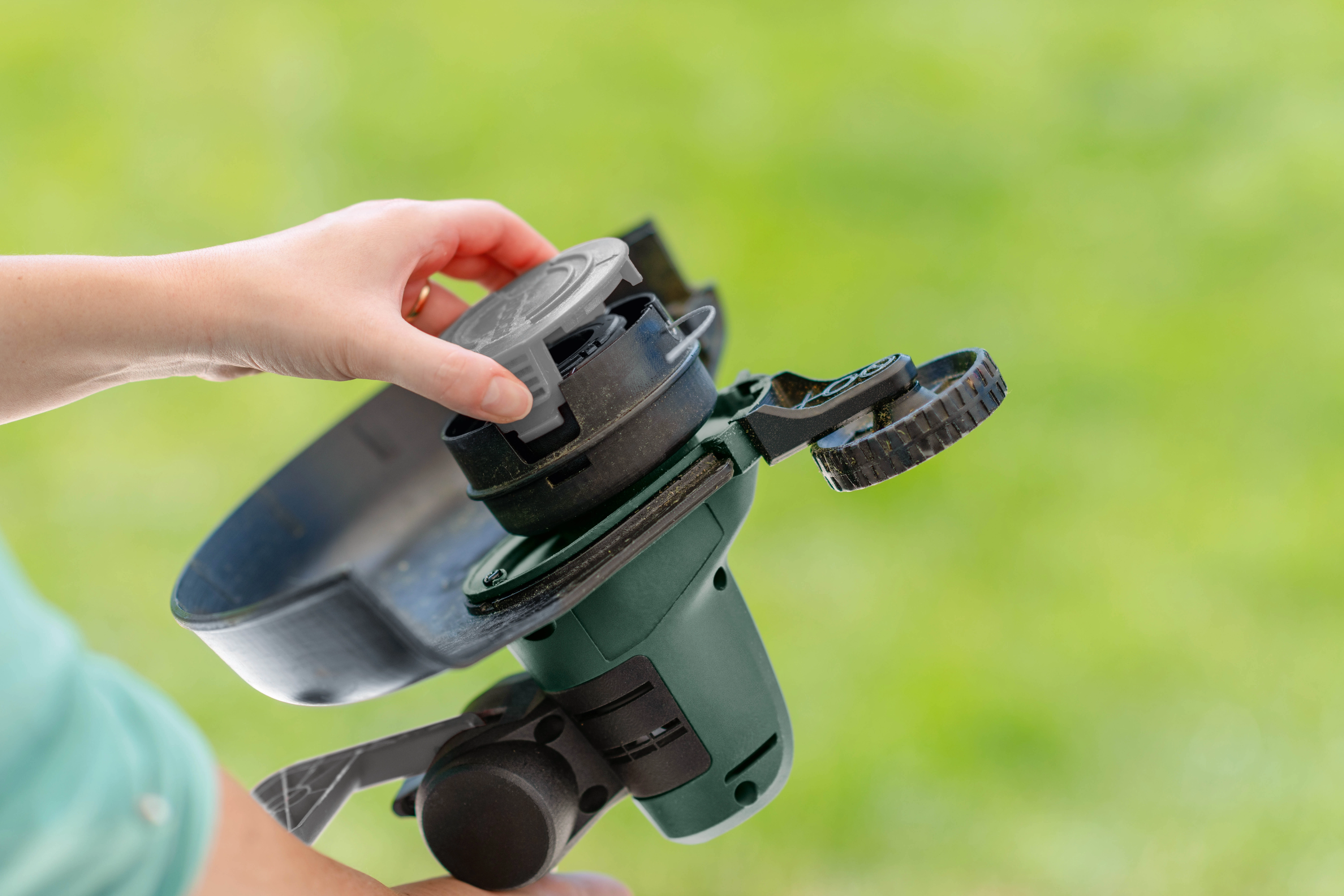 Bosch Tagliabordi a batteria UniversalGrass Cut 18-26