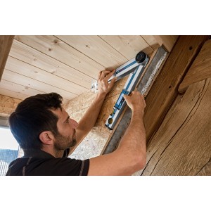 Mesureur d'angle numérique Bosch Professional GAM 220 utilisé pour mesurer un angle.