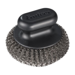 Spazzola rotonda per grill Enders con maglia in acciaio inox e manico nero per grill e piastre.