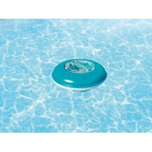 Dosatore galleggiante Bestway in piscina, blu e bianco, con anello di regolazione trasparente per il dosaggio delle pastiglie di cloro.