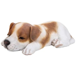 Schlafender Jack Russell Welpe (rot-weiß) als Gartendeko von Vivid Arts.