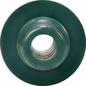 Raccord en plastique vert 1/2 pouce pour tuyaux d'arrosage et systèmes d'irrigation.