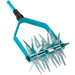 Gardena combisystem zappetta a stella per la lavorazione del terreno in giardino.