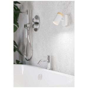 Spot mural Eglo Consuma en acier et bois blanc, idéal pour les pièces humides.