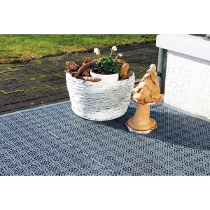 Dalle clipsable Andiamo gris clair, 38x38cm, 7 pièces, sur terrasse avec déco.