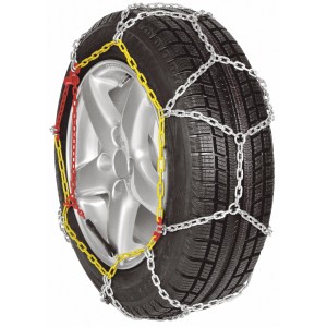 Chaîne à neige Unitec 9 mm taille 50 montée sur un pneu. En sécurité l'hiver avec des chaînes à neige !