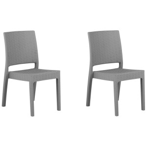 Set sedie da giardino Beliani Fossano, 2 sedie in plastica grigio chiaro effetto rattan.