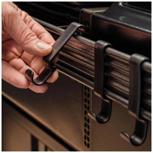 Mano fissa gancio accessorio nero Traeger P.A.L. al sistema a binario del grill. 3 pz. utensili grill.