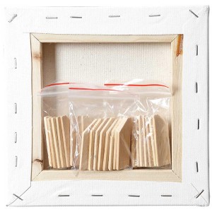 3er Set Keilrahmen 20x20 cm mit weißer Leinwand und Spannkeilen.