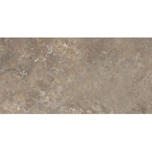 Piastrella in gres porcellanato Travertino, 60x120 cm, color caffè, superficie opaca, effetto marmo.
