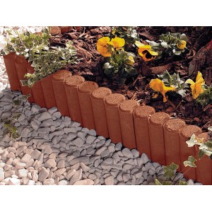Bordure de jardin en béton brun aspect rondin, 50x25x6 cm.