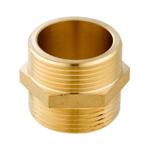 Nipplo filettato in ottone AG 41,9 mm (R 1 1/4) per pompe e sistemi idrici domestici.