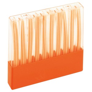 Bastoncini detergenti Gardena Cleansystem in contenitore arancione.