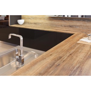 Piano di lavoro Arizona Pine con motivo legno, robusto e facile da pulire.