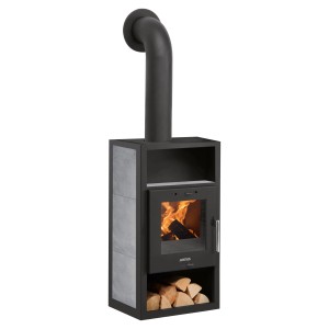 Poêle Justus Texas, céramique grise, 6 kW. Poêle à combustion intermittente avec bois dans la chambre de combustion et rangement pour le bois.