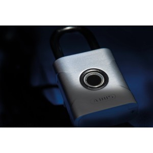 Abus Vorhangschloss Touch 57/45 in Silber mit Fingerabdrucksensor.