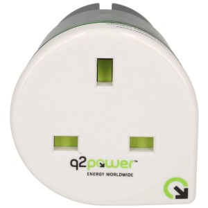 Weiß-schwarzer Reiseadapter UK zu Europa, 250V, für Reisen und den Einsatz als Zwischenstecker.