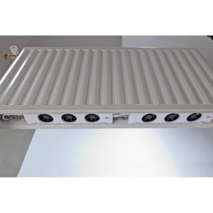 Kit de ventilateurs SpeedComfort pour radiateur (75-120cm) monté sous un radiateur.