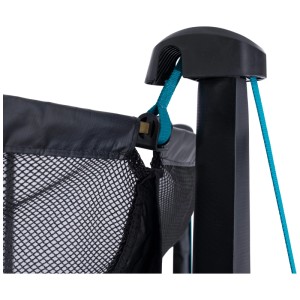 Dettaglio della rete di sicurezza e della struttura del telaio del trampolino ottagonale TP Toys.