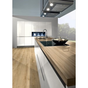 Piano di lavoro in rovere Sanremo, 410x63,5 cm, spessore 3,8 cm, in cucina moderna.