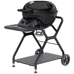 Barbecue a gas sferico Outdoorchef Ascona 570 G Evo nero con ripiano laterale e ruote.