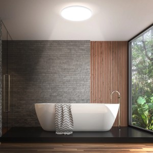 Scène de salle de bain moderne avec plafonnier LED Briloner blanc, dimmable avec télécommande.