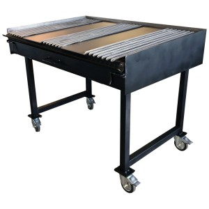 Nouvel Mastergrill Ruote barbecue à charbon, inox/noir, avec roues pour un transport facile.