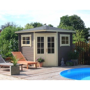 Abri de jardin Sunny-B à 5 pans non traité avec toit pointu (230x224cm) dans le jardin.