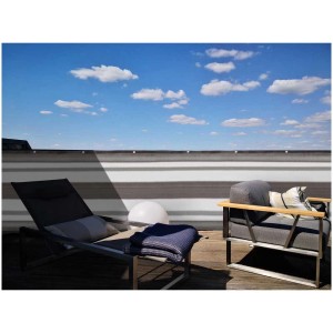 Brise-vue balcon Videx Garden gris-anthracite (90x300cm) comme écran d'intimité sur balcon avec meubles.