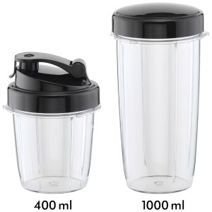 Trisa Nutri Blender Energy Boost: Due bicchieri in Tritan (400ml, 1000ml) con coperchi neri.