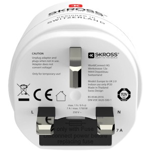 Skross Reiseadapter Combo World to UK für Steckdosen in verschiedenen Ländern.
