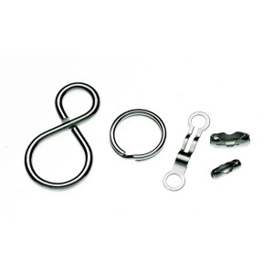 Kugelketten-Zubehör Set mit S-Haken, Schlüsselringen, Endbefestigungen und Klemmschliessen.
