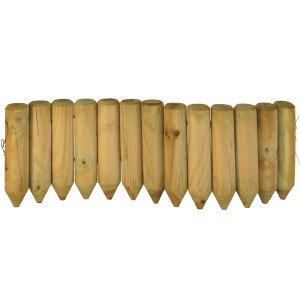 Bordure flexible en bois rond de pin imprégné vert pour délimiter les parterres.