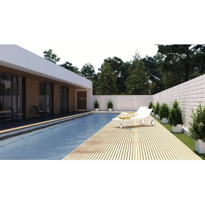 Panneau occultant Faro peint en crème (90x180cm) entourant piscine et jardin.