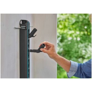 Gardena Flex connettore singolo (2 pz.) per rastrelliera combisystem. Portautensili in fase di inserimento.