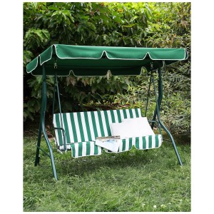 Balancelle de jardin Beliani Chaplin verte avec auvent et assise rayée dans le jardin.