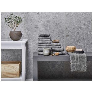 Ensemble de serviettes de bain Areora gris 9 pièces avec tapis de bain en coton.
