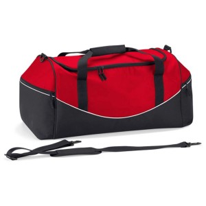 Sac de voyage rouge et noir (44 l) en polyester avec poignées et bandoulière.
