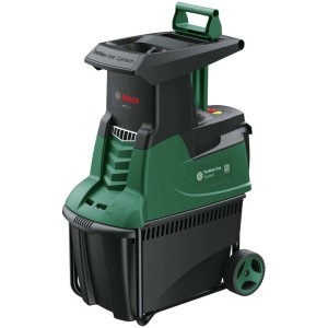 Broyeur électrique Bosch AXT 23 TC avec système Turbine-Cut et bac de ramassage.