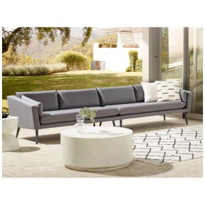 Divano da giardino Beliani Loretello in alluminio grigio, largo 320 cm, con cuscini.